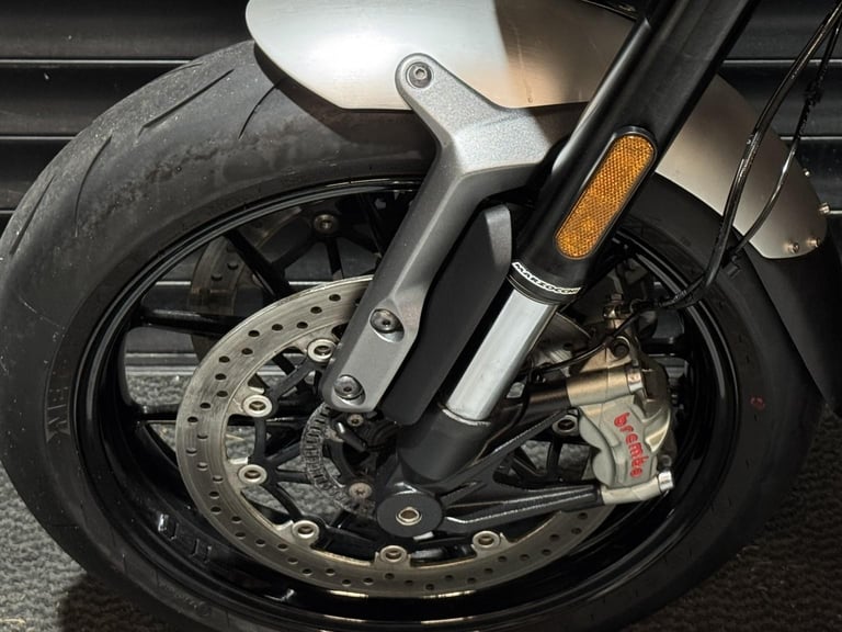 TRIUMPH SPEED TWIN 1200 Only 4965 Miles -Fairing  Tail Tidy 