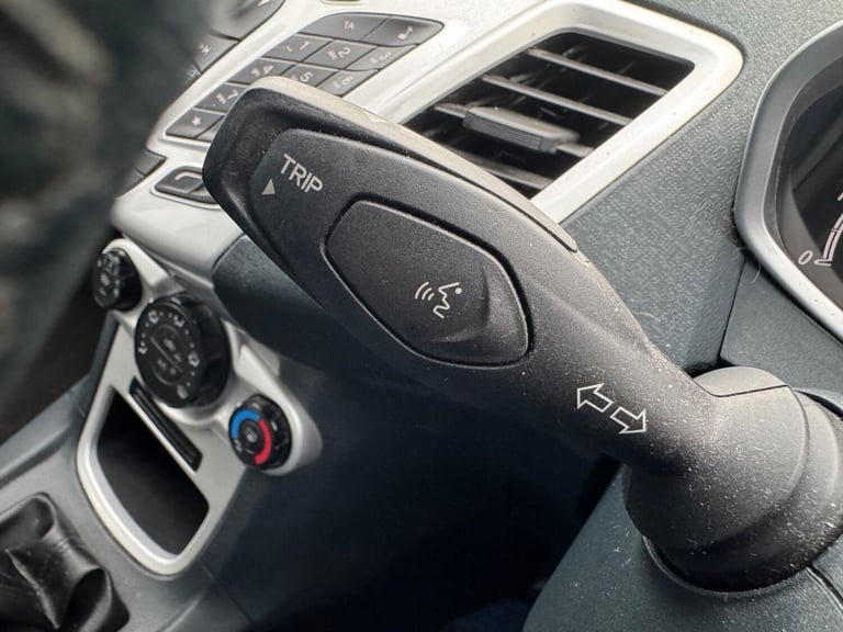 2012 Ford Fiesta 1.4 Zetec 5dr HATCHBACK Petrol Manual