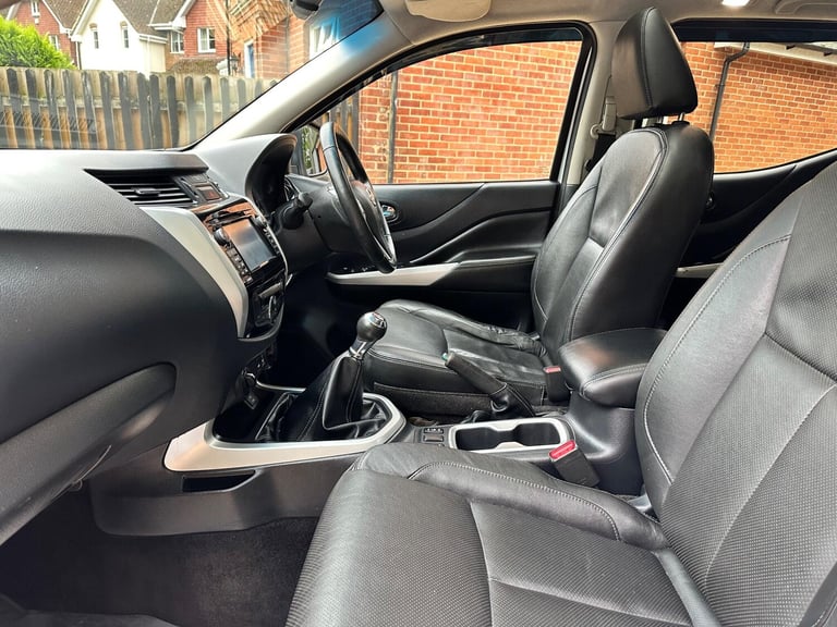 2016 Nissan Navara Double Cab Pick Up Tekna 2.3dCi 190 4WD PICK UP DIESEL Manual