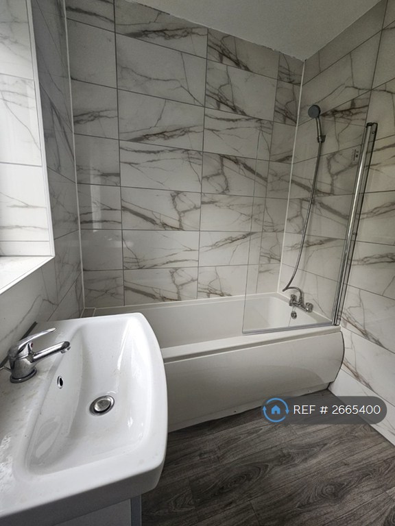 3 bedroom house in Brookside Drive, Salford, M7 (3 bed) (#2665400)