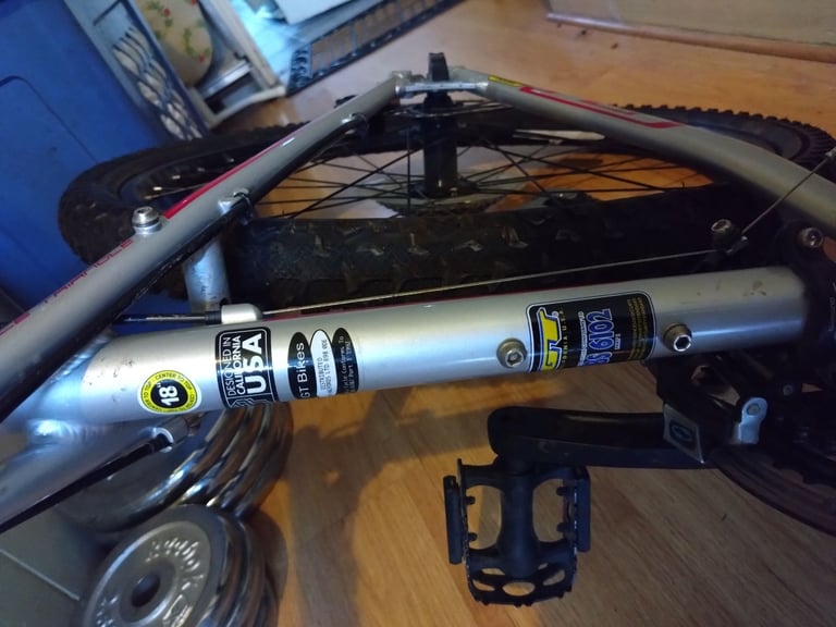 GT Aggressor XC3 mountain bike practically new!