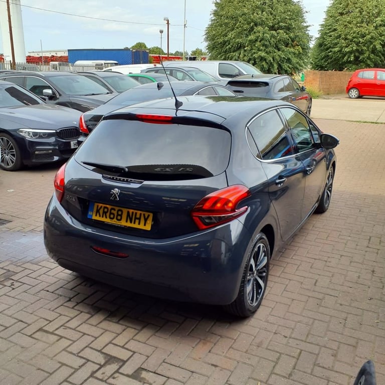2018 68 PEUGEOT 208 1.5 BLUEHDI TECH EDITION HATCHBACK 5DR DIESEL MANUAL EURO 6 