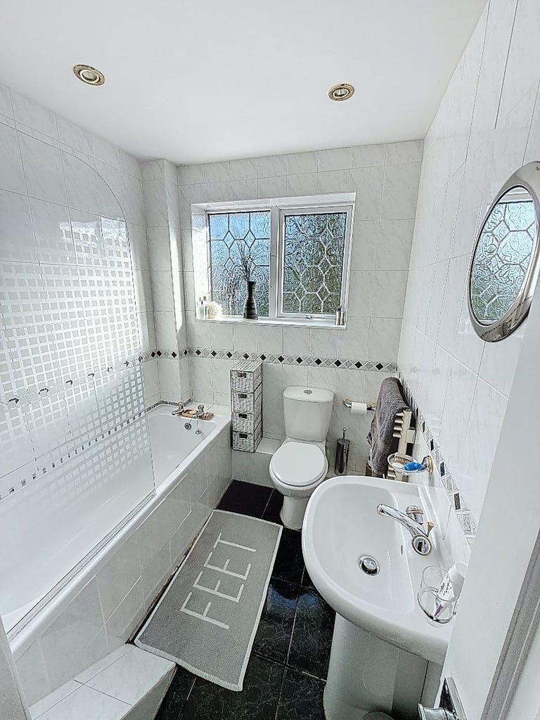 2 bedrooms in ROOM IN Braithwell Drive, Stoke-on-Trent, Staffordshire, ST2 7NT
