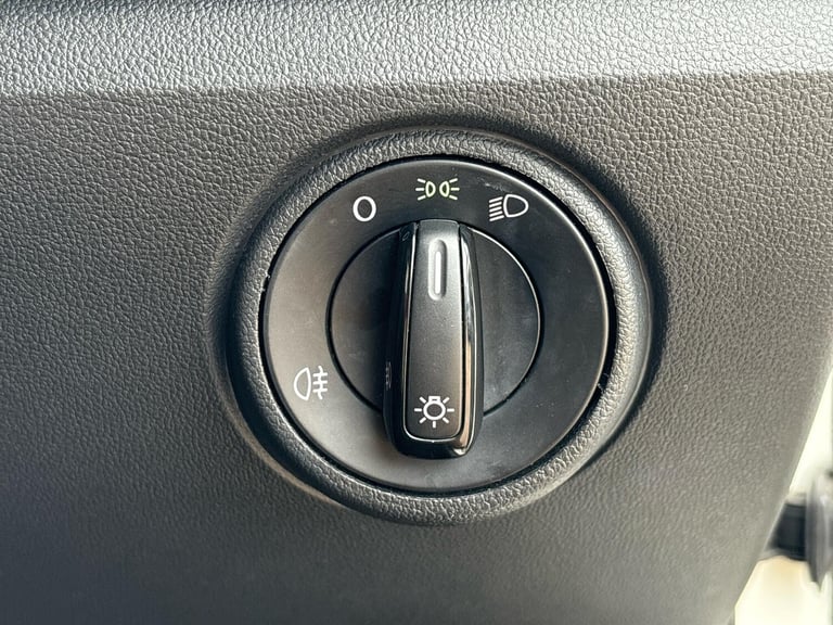 2018 Volkswagen up! 1.0 Move up! Hatchback 5dr Petrol Manual Euro 6 (s/s) (60 ps) HATCHBACK Petro...
