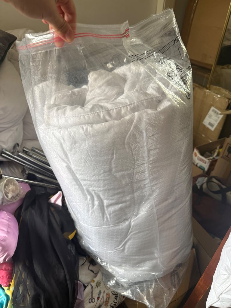 Double Mattress Topper – Needs Wash