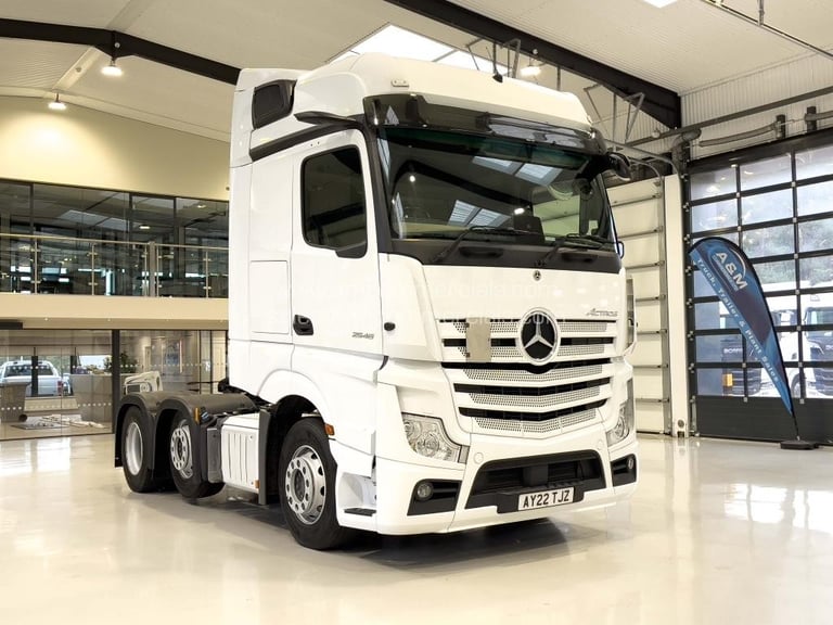 Mercedes-Benz Actros 2548 Gigaspace. 6x2 Midlift, Sliding Fifth Wheel Rear-Mount