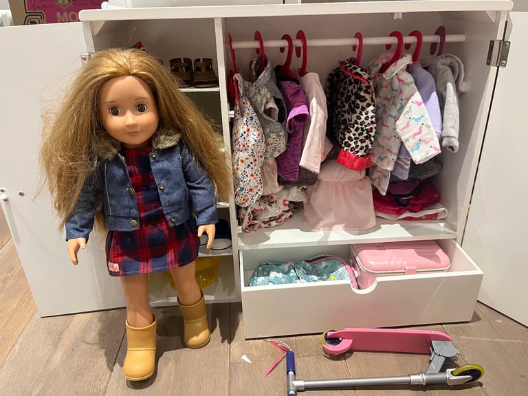 (Great condition) Our Generation doll and a LOT clothes and accessories