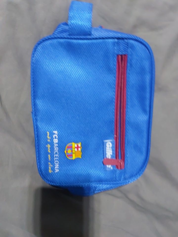 image for NEW Barcelona Gillette Mens Wash SHAVING BLUE Bag