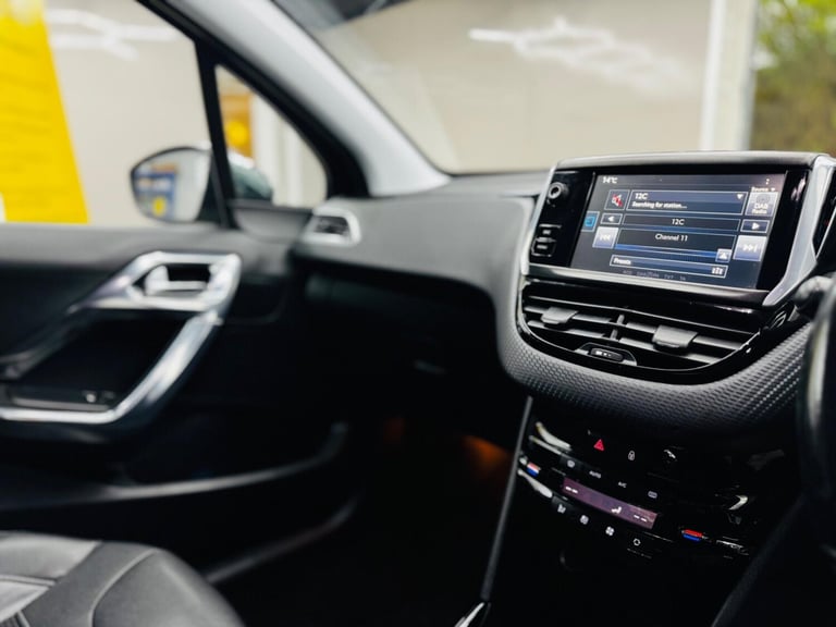 2015 Peugeot 2008 1.6 e-HDi Allure EGC Euro 5 (s/s) 5dr HATCHBACK Diesel Automatic