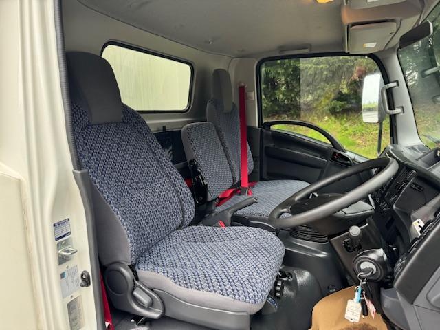 2024 ISUZU N75.190 Euro 6 19ft6 box covered car transporter 1477kms manual a/c