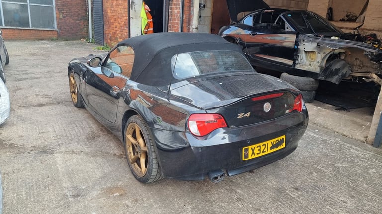 Bmw z4 2.0i breaking sapphire black 