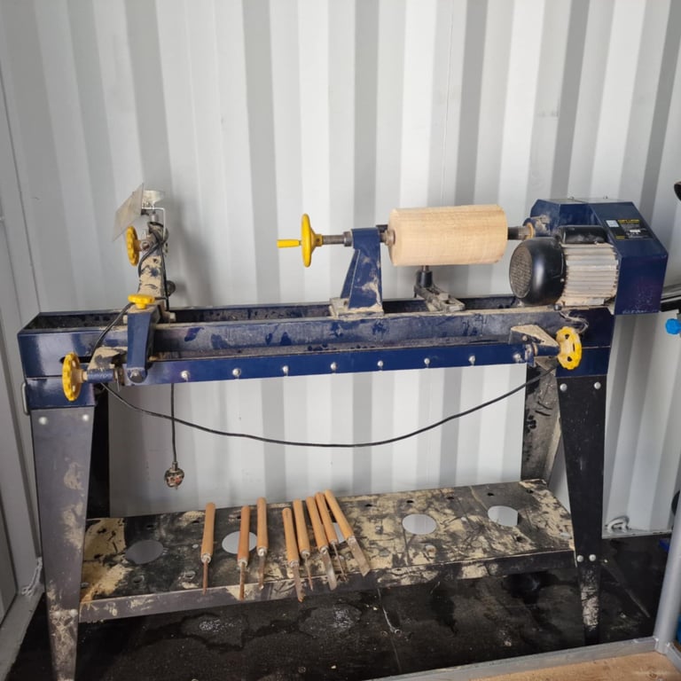 450w lathe with tools