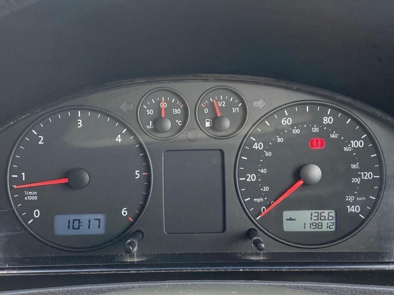 2006 Volkswagen Transporter 2.5 TDi T32 REAR LONGUE-5 BELTS-20 inch ALLOYS-PRIVATE PLATE MOTORHOM...