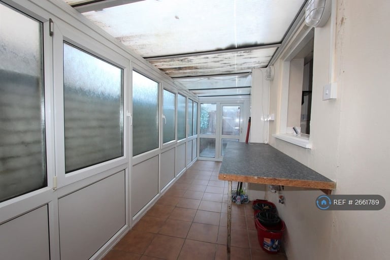 5 bedroom house in Windmill Road, Gillingham, ME7 (5 bed) (#2661789)