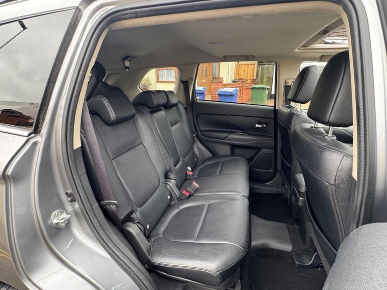  Mitsubishi Outlander 2.0h 12kWh GX4hs CVT 4WD Euro 5 (s/s) 5dr Petrol/Electric Hybrid Automatic