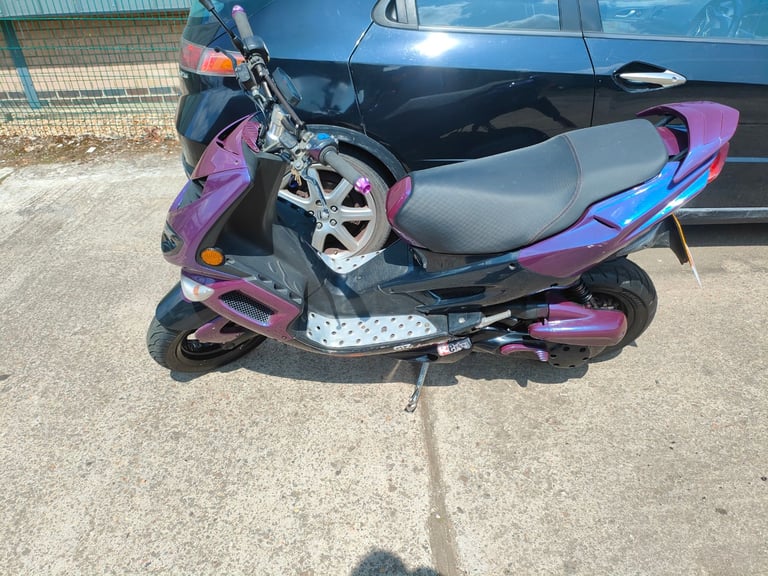 Peugeot, SPEEDFIGHT, 2005, 49 (cc)