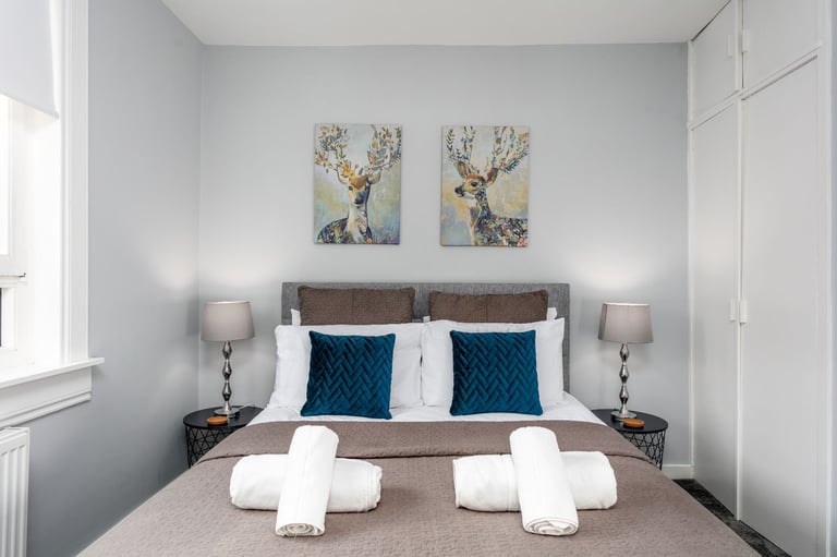 ATTENTION CONTRACTORS & FAMILIES - short term let / accommodation ***2 mins from train station ***