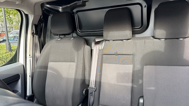 2022 Peugeot Expert Standard Diesel 1000 1.5 BlueHDi 100 Professional Premium Van Van Diesel Manual