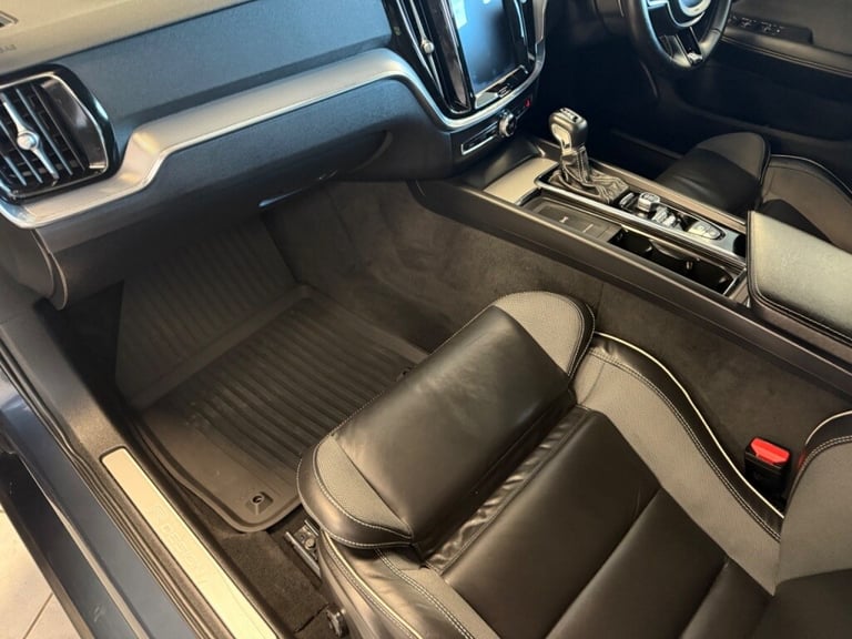  Volvo V60 2.0 D4 [190] R DESIGN Pro 5dr Auto Diesel