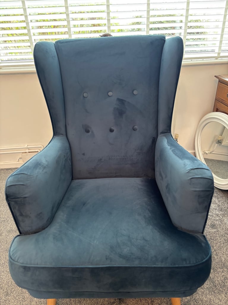 High back velvet chair 