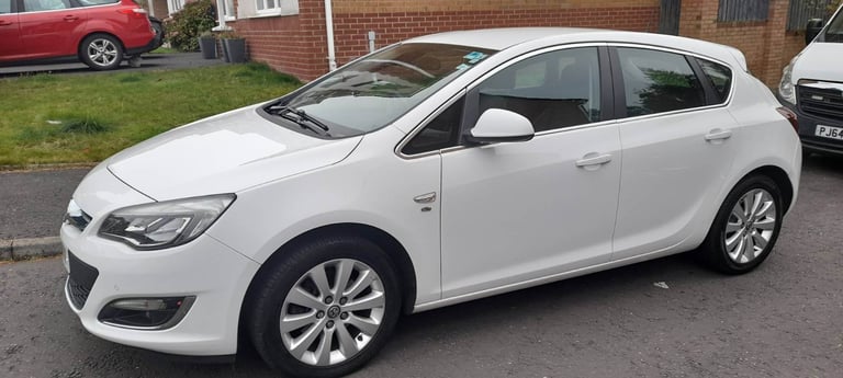 Vauxhall, ASTRA, Hatchback, 2014, Manual, 1956 (cc), 5 doors