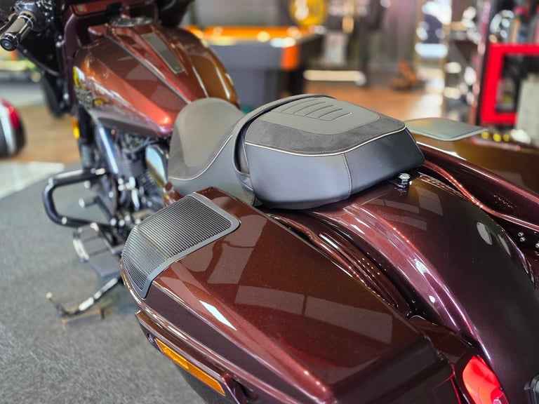 2025 HARLEY-DAVIDSON STREET GLIDE CVO FLHXSE 1982cc 121 650 MILE'S BAGGER