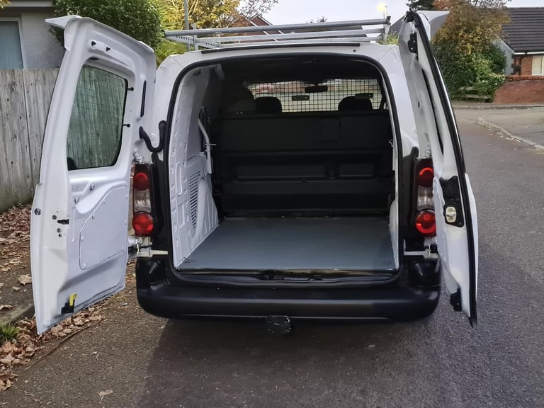 Factory Crew Van  Long Wheel Base Twin Side Loading Doors 2013 Peugeot Partner Professional HDI