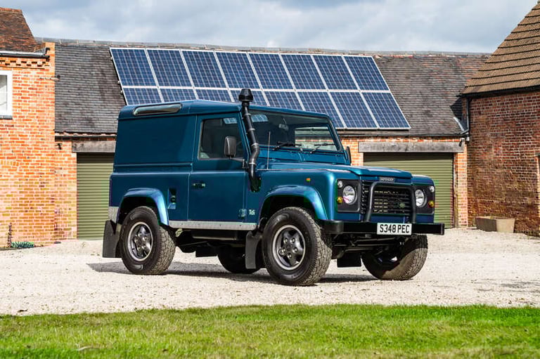  Land Rover Defender Manual
