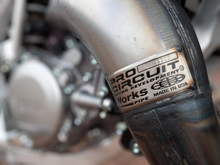 YAMAHA YZ 125 2025 - CRESCENT 3FLO TEAM REPLICA - BRAND NEW - SAVE OVER 700!