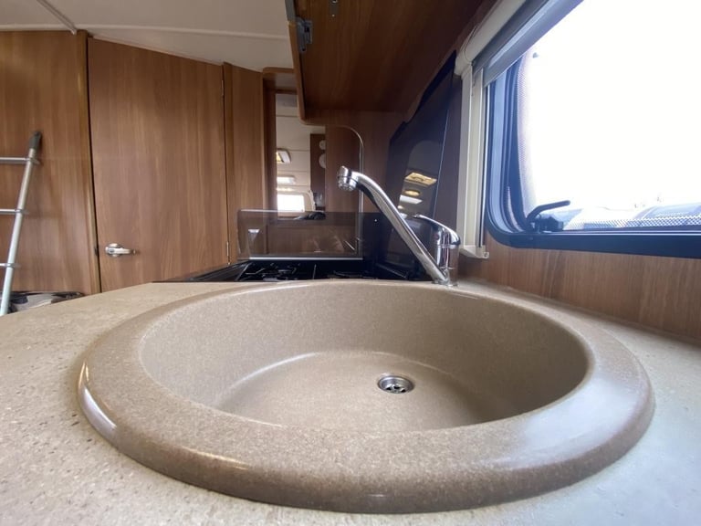 2012 SWIFT CHALLENGER SPORT 524 TOURING CARAVAN