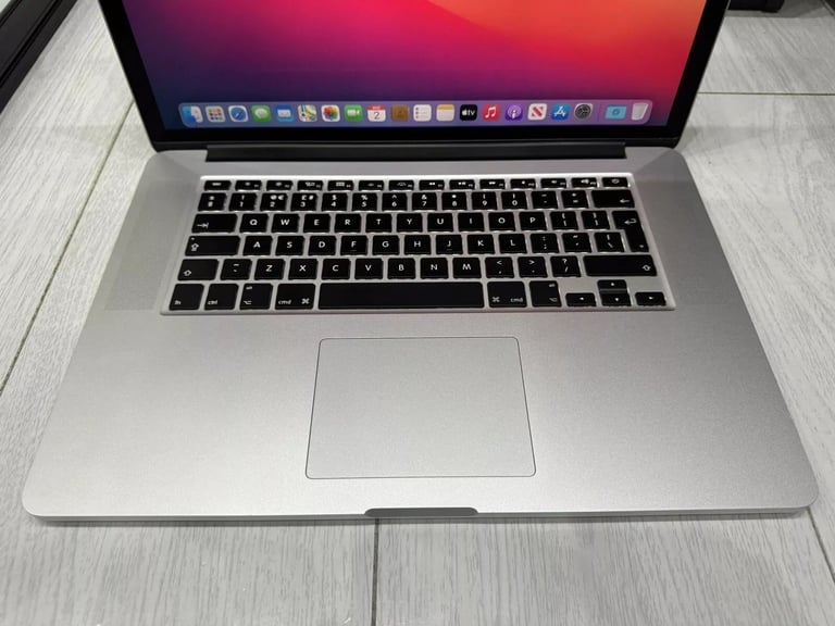 Apple MacBook 2k Res Pro i5 Laptop 256Gb m.2 SSD (Monterey 2021 OS) Core 3.1GHz 14"