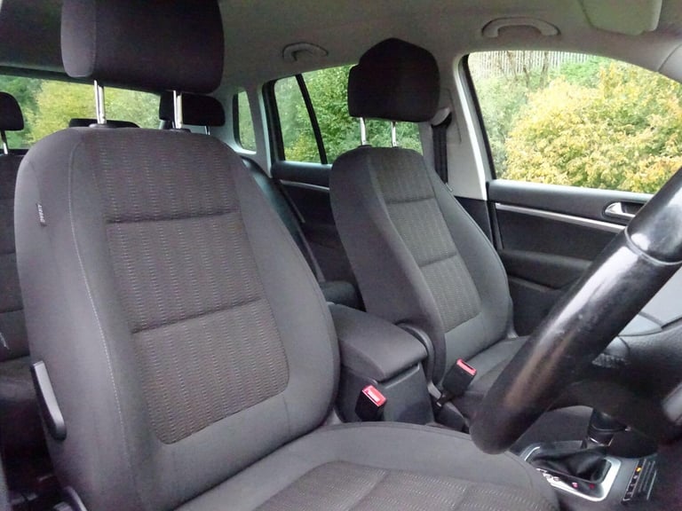 2012 Volkswagen Tiguan 2.0 TDi BlueMotion Tech SE 5dr DSG ESTATE DIESEL Automatic