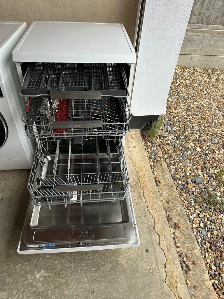 AEG Dishwasher white standard 
