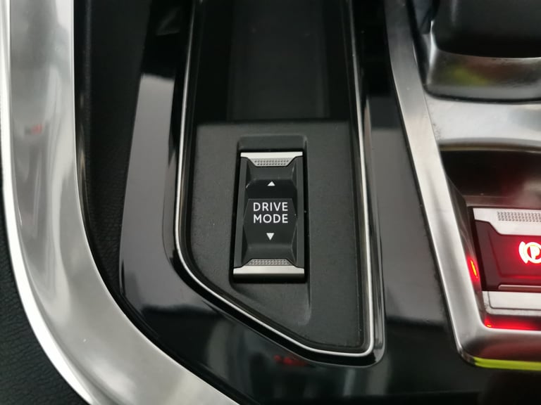 2022 Peugeot 3008 1.6 13.2kWh Allure SUV 5dr Petrol Plug-in Hybrid e-EAT Euro 6 (s/s) (225 ps Suv...