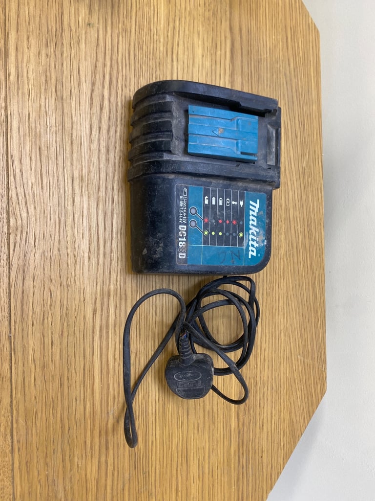 Makita DC18CD battery charger
