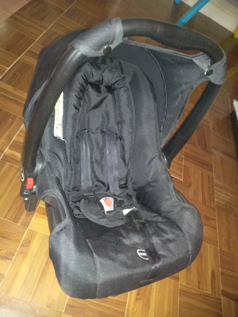 0-3 car seat with raincover, plus other bits and bobs.