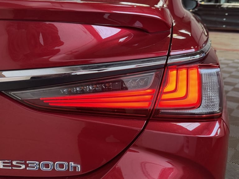 2019 Lexus ES 2.5 300h Saloon 4dr Petrol Hybrid E-CVT Euro 6 (s/s) (218 ps) Saloon PETROL/ELECTRI...
