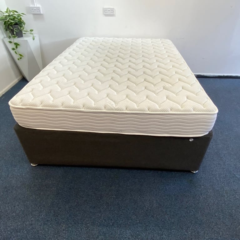 Dormeo Double Divan Bed with 2 Drawers 