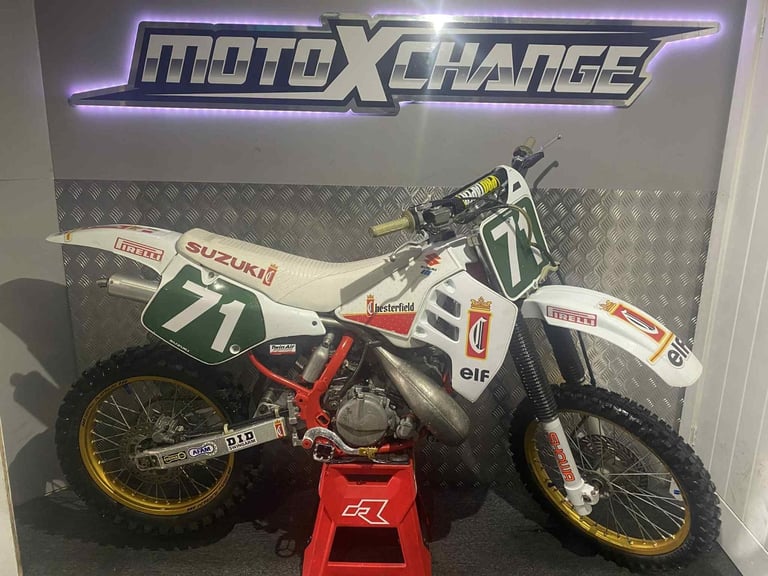 1989 SUZUKI RM 250 CHESTERFIELD.....FULLY RESTORED.....£2995.....MOTO X CHANGE 