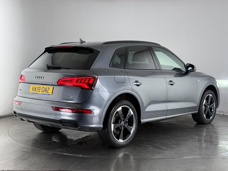  Audi Q5 2.0 TDI 40 Black Edition S Tronic quattro Euro 6 (s/s) 5dr Diesel Automatic