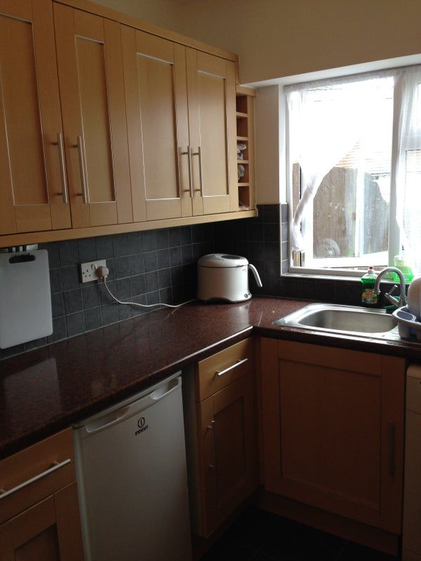 Large double room with garden access - All Bills included