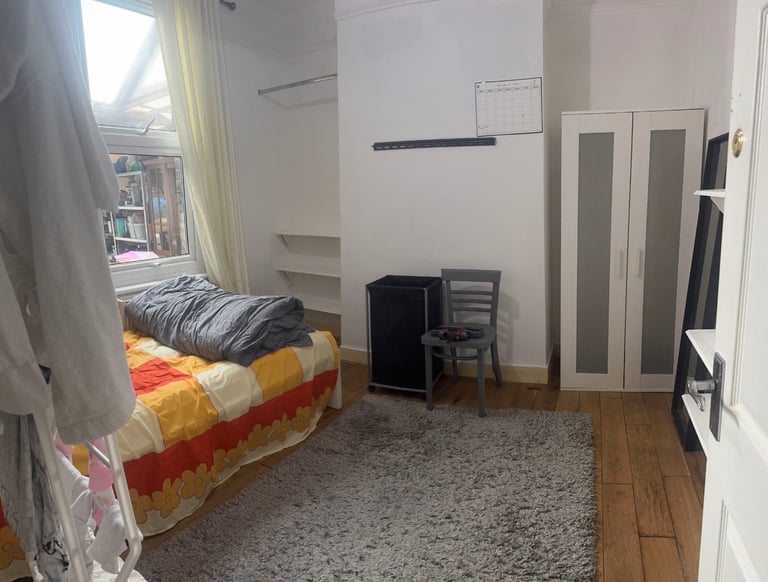 Room to rent 