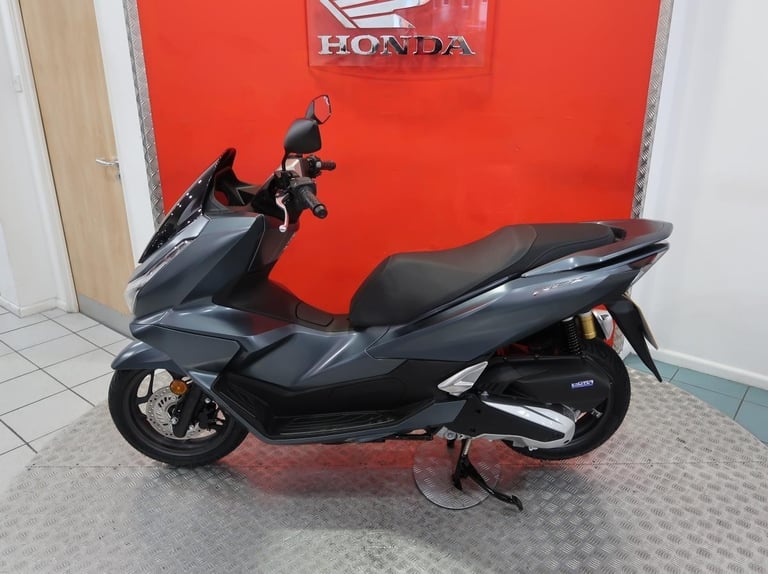 Brand new 2025 Honda PCX125 DX