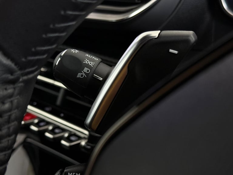 2023 Peugeot 2008 1.2 PureTech 130 Allure 5dr EAT8 HATCHBACK PETROL Automatic