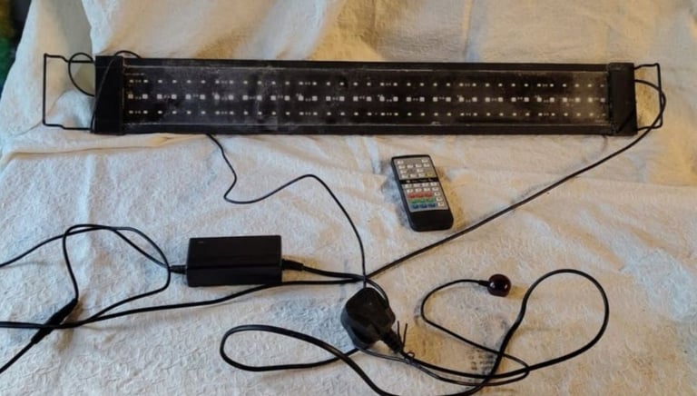 Large fish tank, with external filter, light and heater. 145l