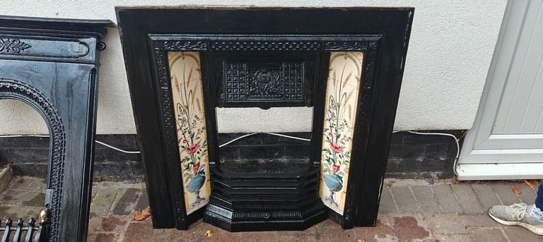 TILED CAST IRON FIREPLACE / FIRE SURROUND / INSERT / VICTORIAN / EDWARDIAN STYLE