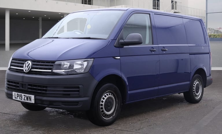 image for VOLKSWAGEN TRANSPORTER T6 DSG AUTO 150HP EURO 6 SWB TAILGATE Blue Auto Diesel 2