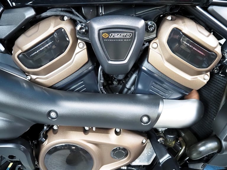 2022 Harley-Davidson Sportster 1250 s 2k miles stunning FSH ,see video 