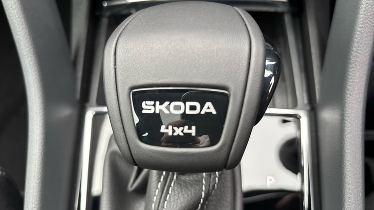 2025 Skoda Karoq 2.0 TSI Sportline Edition 4x4 5dr DSG Petrol Estate Estate Petrol Automatic