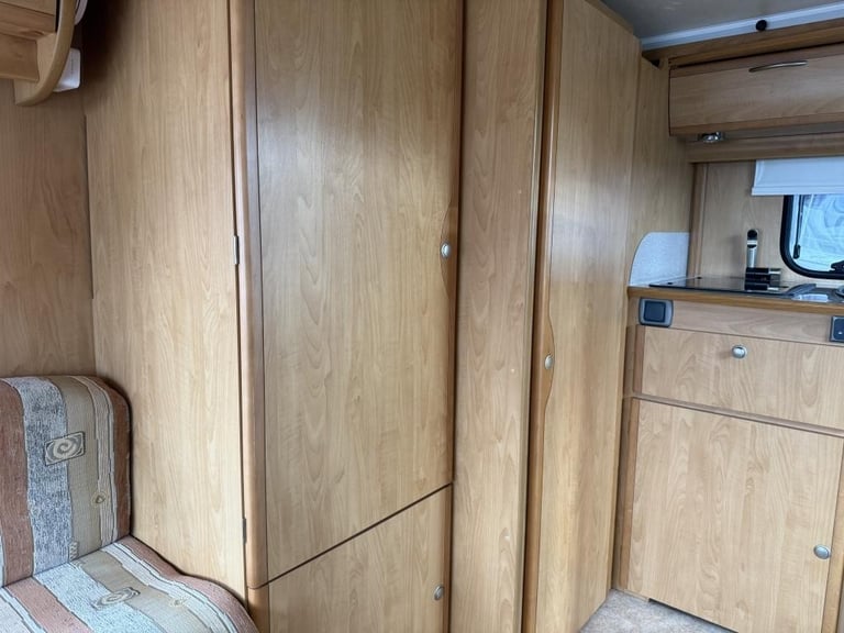 2009 TRIGANO Silver Edition 310 Pop Top Motor mover awning lightweight